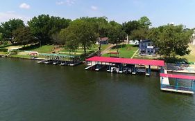 Valentine Lakeside Resort Kingsland Tx